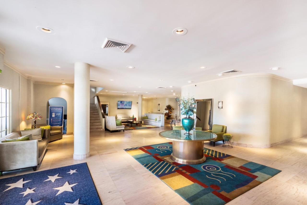 Quality Inn & Suites Conference Center Winter Haven Esterno foto