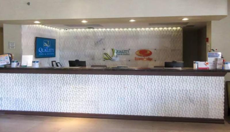 Quality Inn & Suites Conference Center Winter Haven Esterno foto